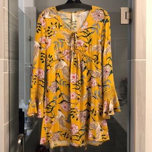 🎀 Bell sleeve Xhilaration Dress